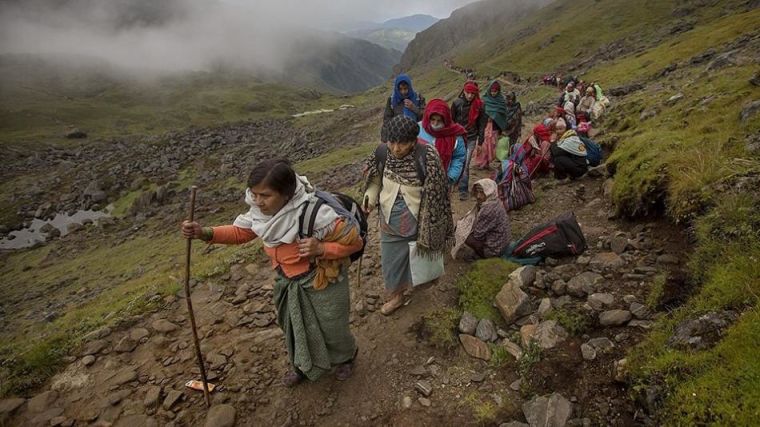 Nepali pilgrims to Gosaikunda